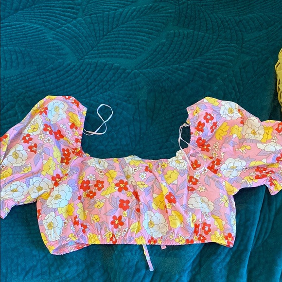 Vero Moda Floral Print Top with Pink Accents - Picture 4 of 4